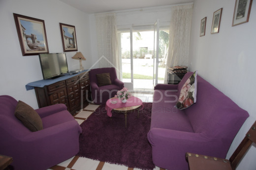 Immeuble de 6 appartements, piscine, parking, proche plage et centre