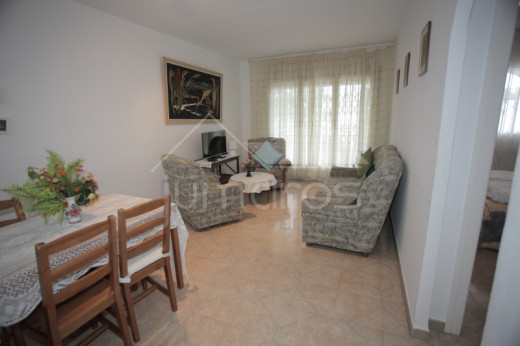 Immeuble de 6 appartements, piscine, parking, proche plage et centre