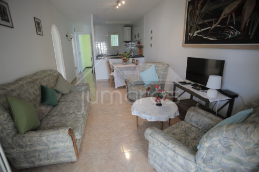 Immeuble de 6 appartements, piscine, parking, proche plage et centre
