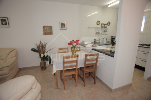 Immeuble de 6 appartements, piscine, parking, proche plage et centre