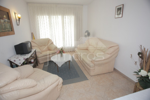Immeuble de 6 appartements, piscine, parking, proche plage et centre