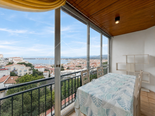 Helle Wohnung mit Meerblick in Roses
