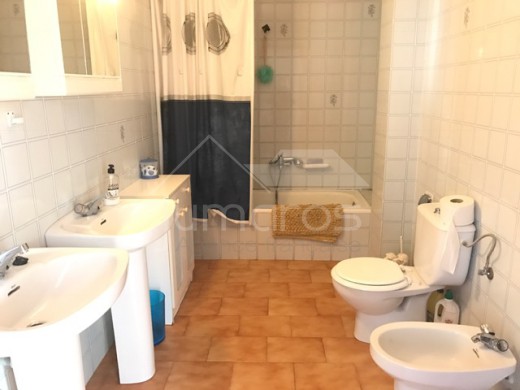 4 chambres, 175m2 construit, à rénover