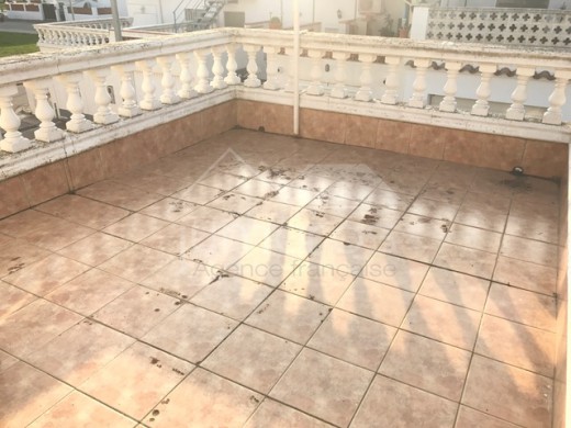 4 chambres, 175m2 construit, à rénover