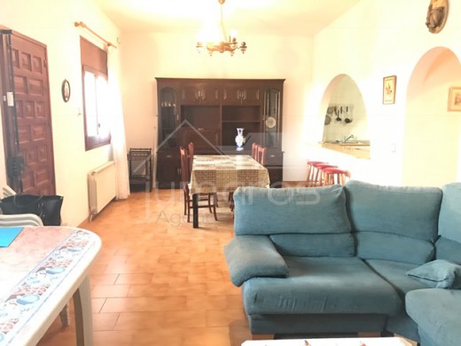 4 chambres, 175m2 construit, à rénover
