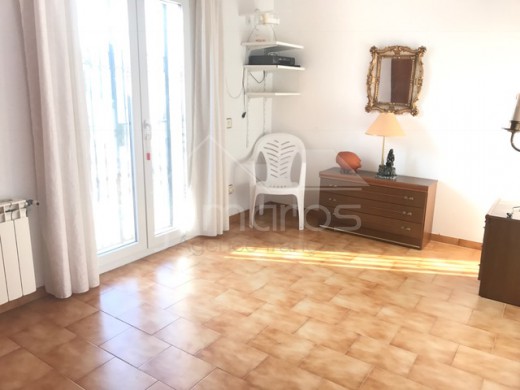 4 chambres, 175m2 construit, à rénover