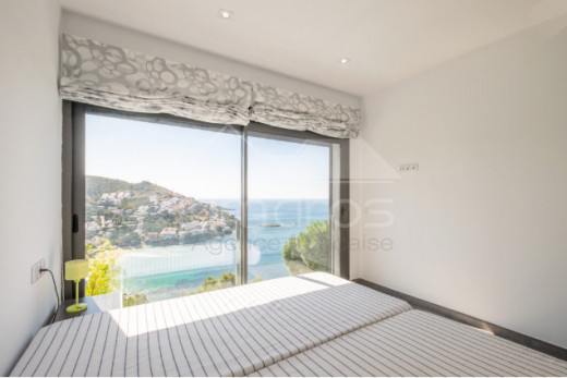 Belle maison avec vue mer et piscine à débordement