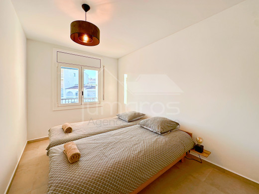 Appartement moderne avec vue sur le canal et grande terrasse