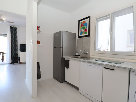 Belles vues mer: Maison avec garage et licence touristique à 300 m de la plage à Canyelles