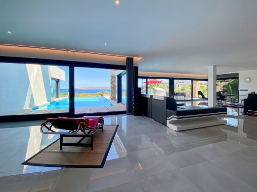Luxury villa with impressive sea views on the first line in Llançà