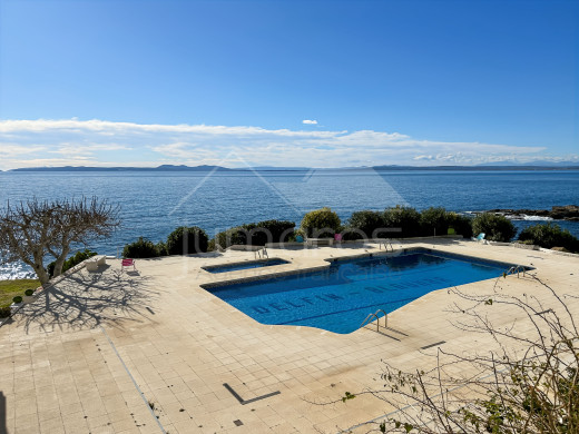 Appartement en première ligne de mer à Roses