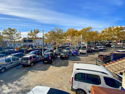 Appartement centre de Roses et 100 mètres de la plage