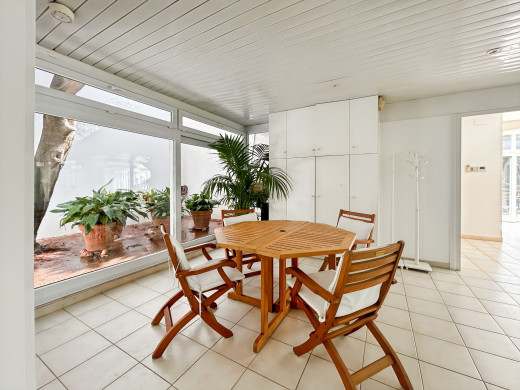 Ensemble immobilier à Roses, proche plage, avec licence touristique