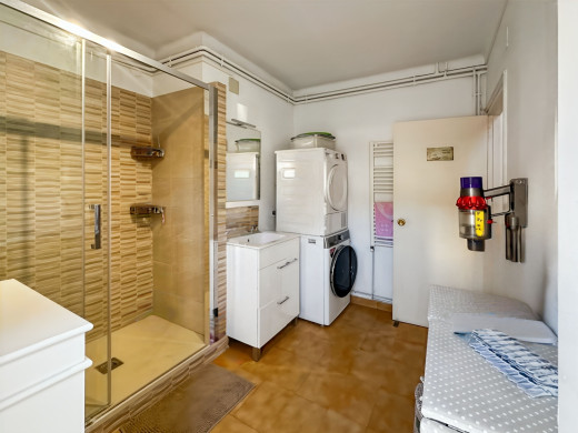 Maison à 100 m de la plage de Riells, avec jardin et terrasses