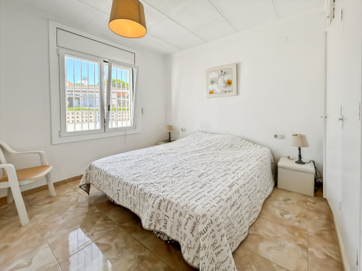 Casa, 4 dormitorios con piscina y garaje