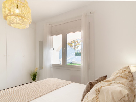 Refurbished ground floor flat with swimming pool and parking in Empuriabrava