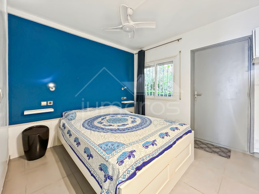 Seafront apartment with a tourist licence in Roses