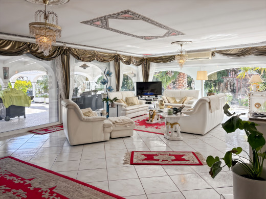 Villa with private mooring and boat garage in Empuriabrava