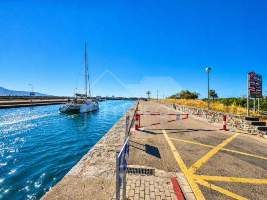 Studio rénové avec terrasse proche de la plage à Empuriabrava