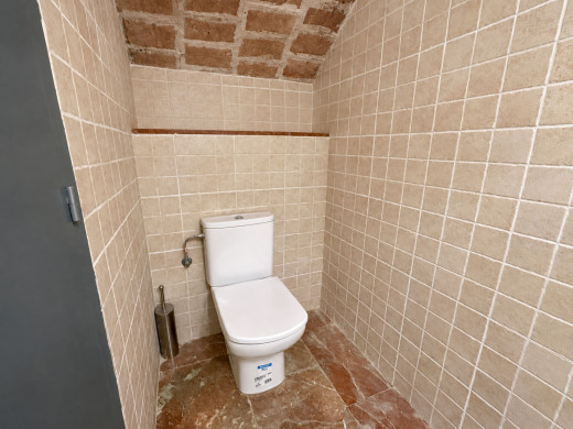 Village house to renovate opposite Bellcaire d’Empordà Castle