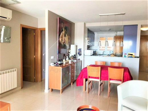 Apartment with canal views, community pool and parking