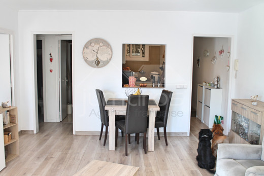 Appartement ensoleillé à 3 minutes de la plage avec parking