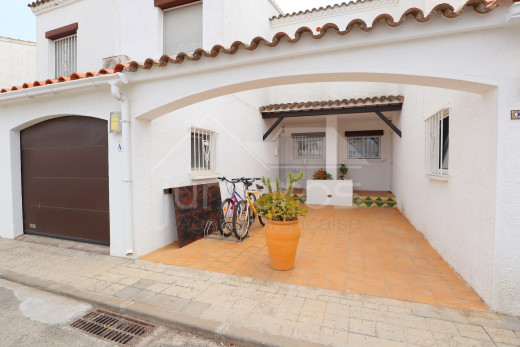 Maison 3 chambres, avec amarre, garage et parking