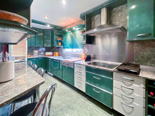 Grand appartement au centre de Roses