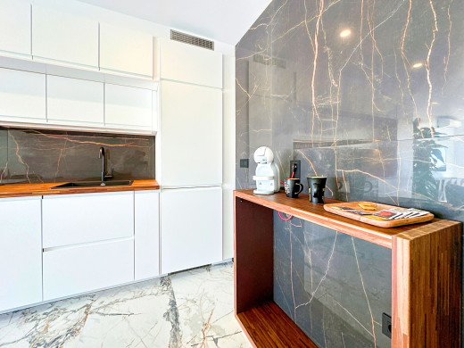 Apartment with mooring and tourist license, renovated in Empuriabrava