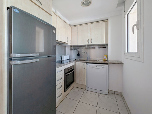 3 apartment building with garage and 20 m mooring in Empuriabrava