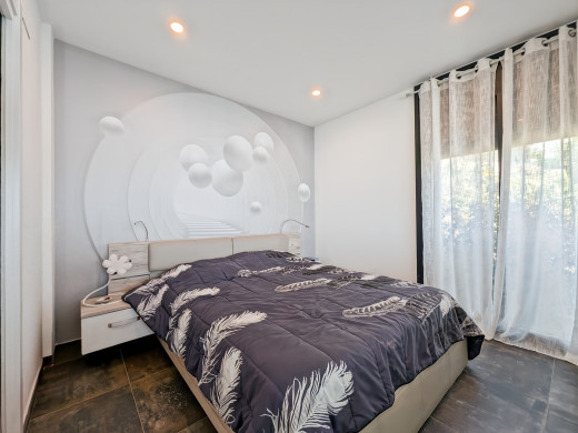 Villa mit Meerblick in Canyelles, mit Pool und Garage