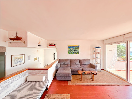 Appartment mit Meerblick und Privatparkplatz in Cadaqués, 200m vom Strand entfernt