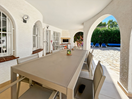 Casa, 4 dormitorios con piscina y garaje