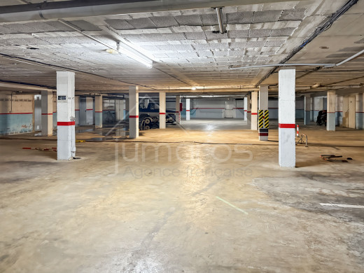 Piso + aparcamiento + trastero, a 50 m de la playa y con licencia turística