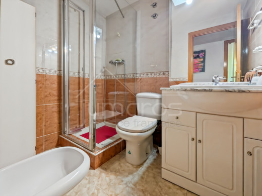 3-bedroom flat with terrace and unobstructed views in Figueres
