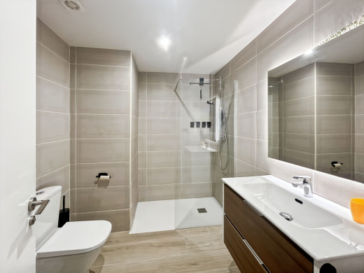 Apartamento dúplex con terraza y garaje en el corazón del Alt Empordà