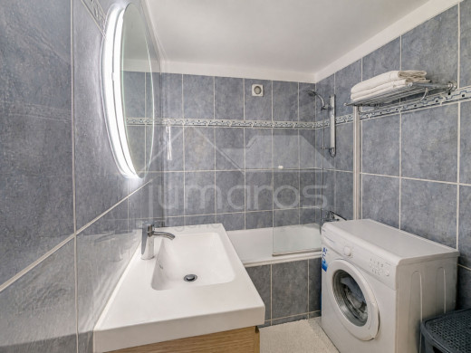 Appartement avec licence touristique, terrasse et piscine à Empuriabrava