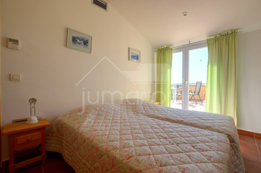 Superbe duplex avec 4 chambres, piscine, terrasse et garage