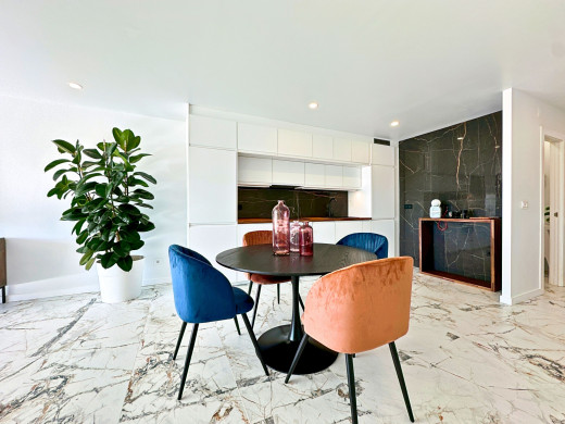 Apartment with mooring and tourist license, renovated in Empuriabrava