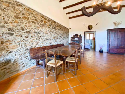 Maison traversante au coeur du village de Vilamaniscle, Espagne