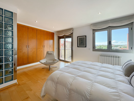 Luxuswohnung in Figueres mit 2 Parkplätzen und Abstellraum