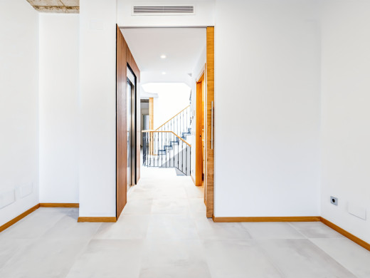 Grande maison neuve avec ascenseur au cœur de Figueres