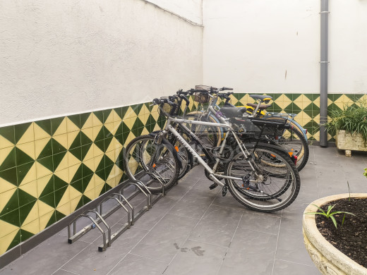 Canal view flat with terrace in Empuriabrava