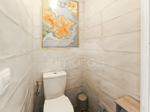 Maison de pêcheur avec amarre de 9m x 3m