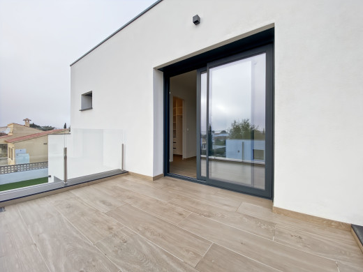 Maison à étrenner avec garage et piscine à Roses, Costa Brava