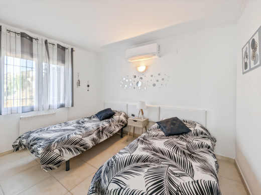 House in Roses-Canyelles, 180° panoramic sea view with swimming pool and private garage
