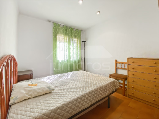 Apartment with a terrace in the centre of Roses, close to the beach