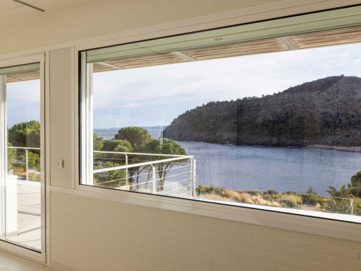Villa de luxe en première ligne de mer à Colera