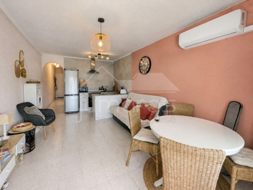 Appartement avec licence touristique, terrasse et piscine à Empuriabrava
