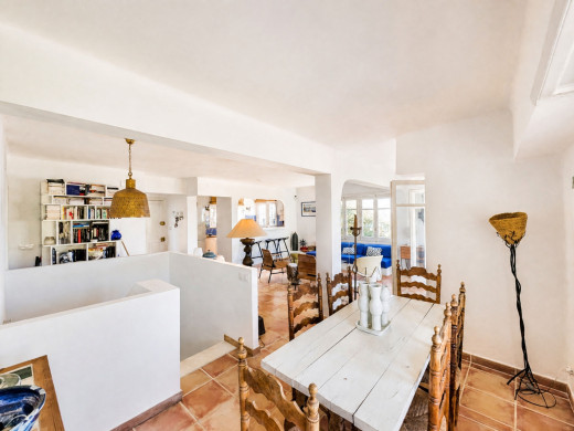 Maison avec vue mer, 6 chambres et 2 garages à Canyelles